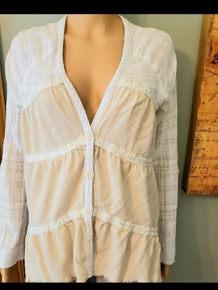 Free People Tops - FREE PEOPLE LACE BUTTON DOWN TOP ☆ MED